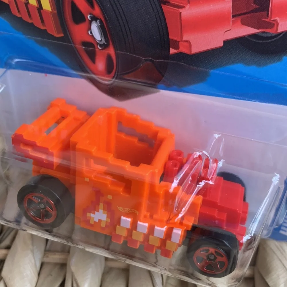 Pixel Shaker Hot Wheels Ride On Hot Wheels Car New 2025 Pixelated Bone Shaker
